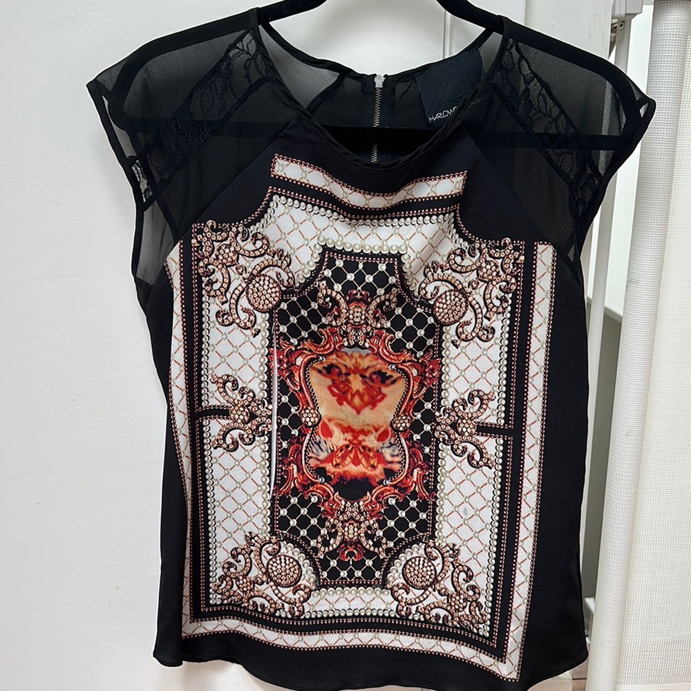 Printed blouse with lace accents